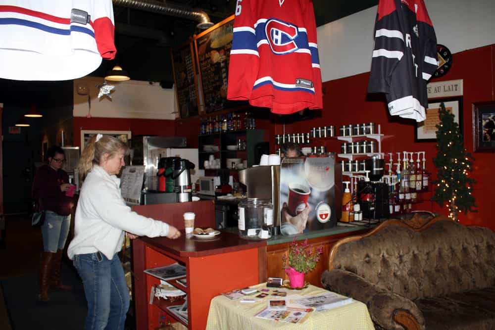 Coffee Shops in Merritt Mandolin's Bagel & Coffeehouse